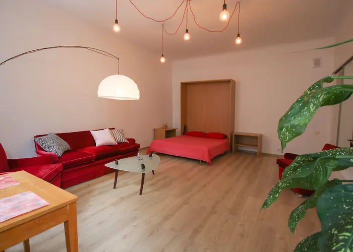 City Center Apartment *